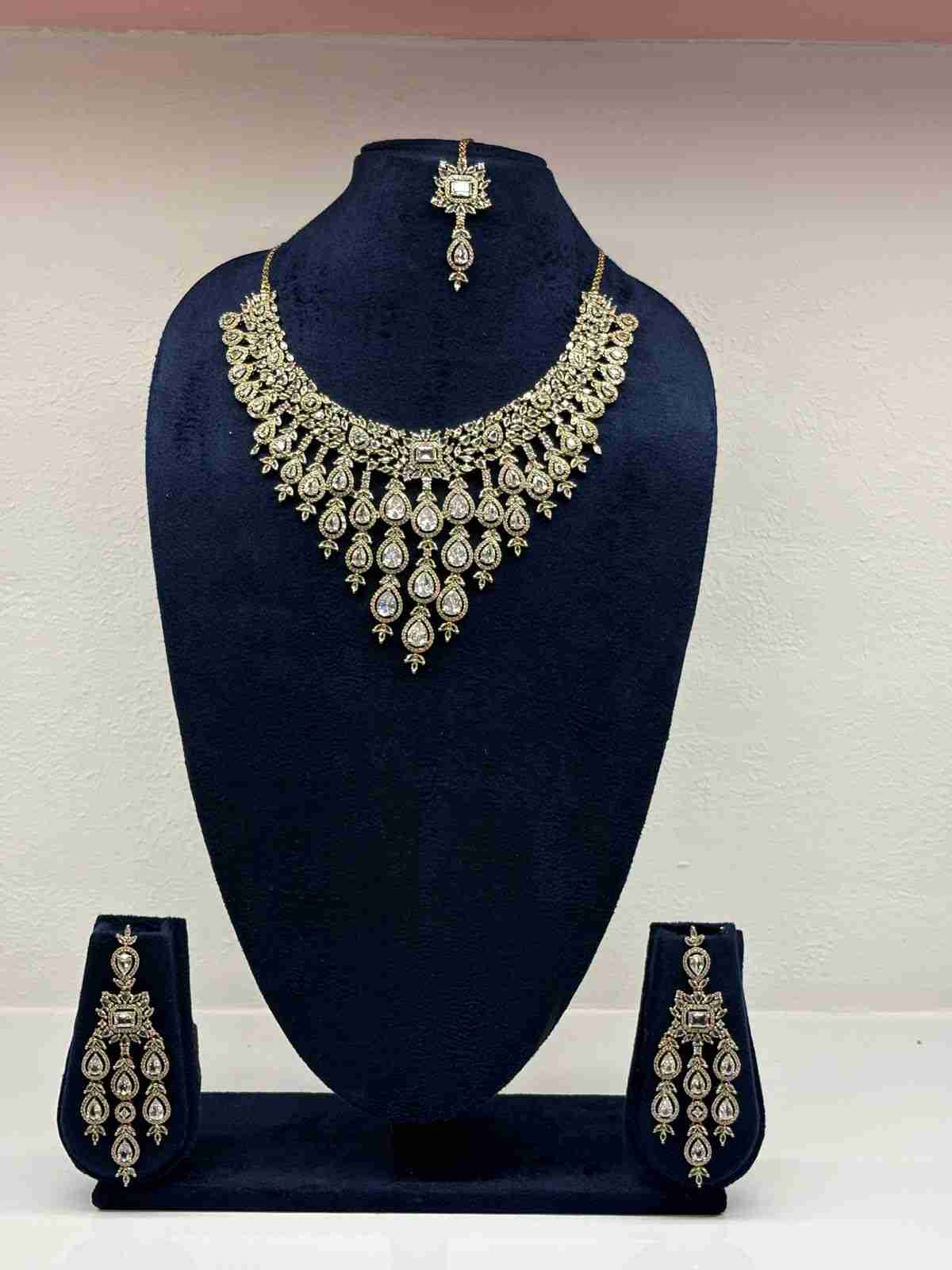 special necklace set